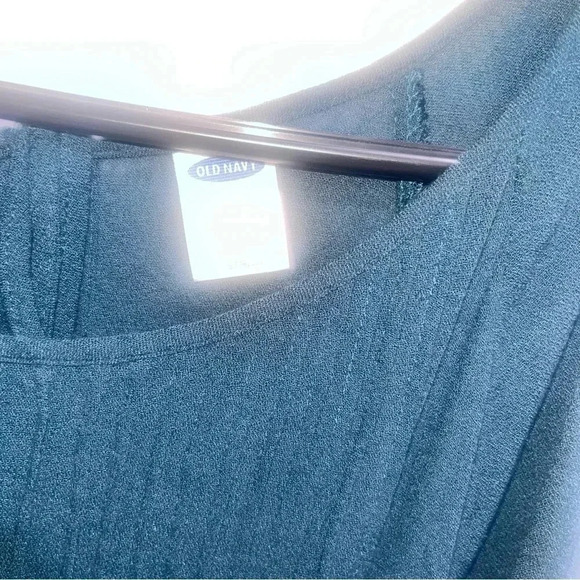 Old navy long sleeve top - Picture 2 of 6